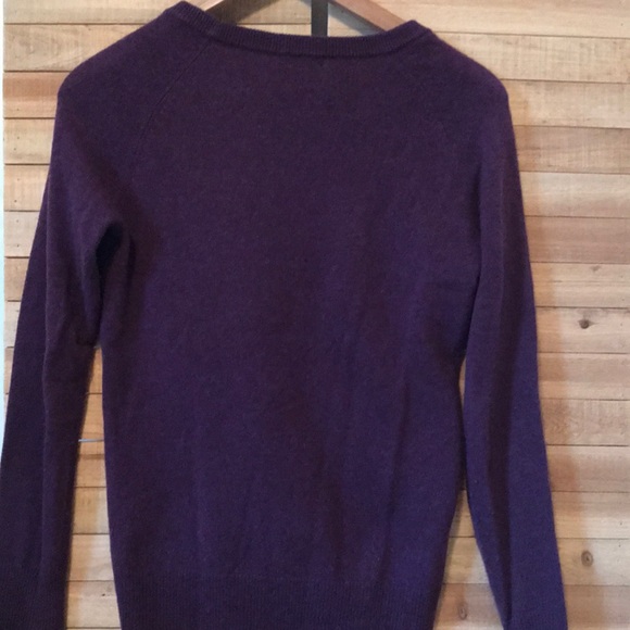Deep purple cashmere sweater. - Picture 3 of 3